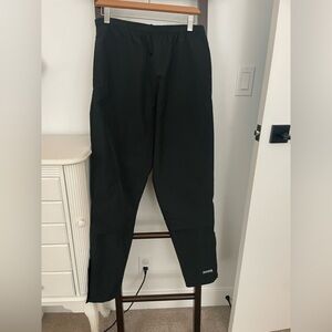 Running Room pants. Size medium. Made in Canada. Perfect running pant!